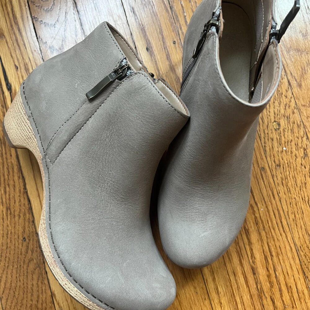 NEW w/box grey Dansko boots size 38